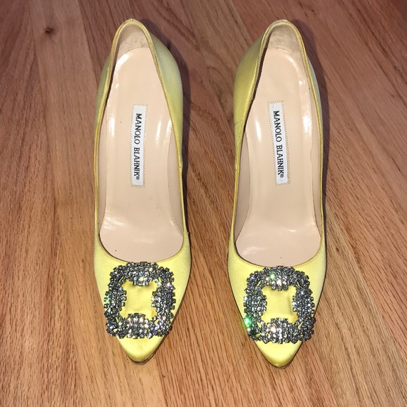 Classic Manolo Blahnik Yellow Hangisi Satin Pump 6 - Picture 2 of 6